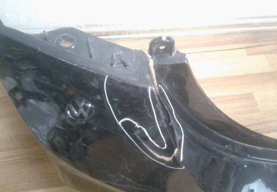 Бампер задний Hyundai Solaris 2 oem 86611h5000 (трещины)