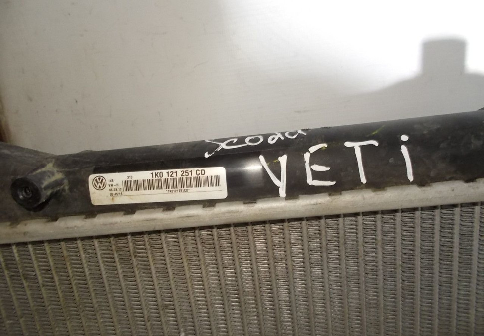 Радиатор охлаждения бу Skoda Yeti OEM 1K0121251CD