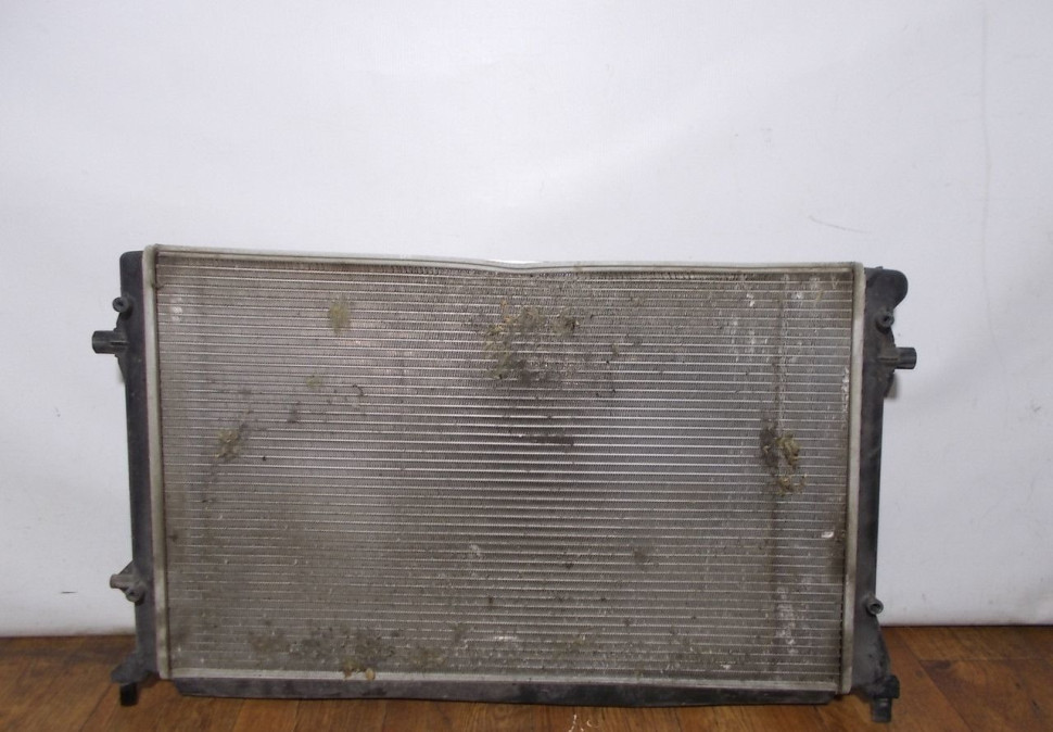 Радиатор охлаждения бу Skoda Yeti OEM 1K0121251CD