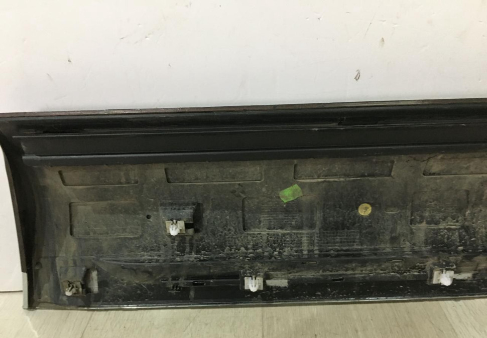 Молдинг двери задний правый Volkswagen Touareg 2 NF 2010-2018 oem 7P6854950H Молдинг двери задний правый Volkswagen Touareg 2 NF 2010-2018 oem 7P6854950H