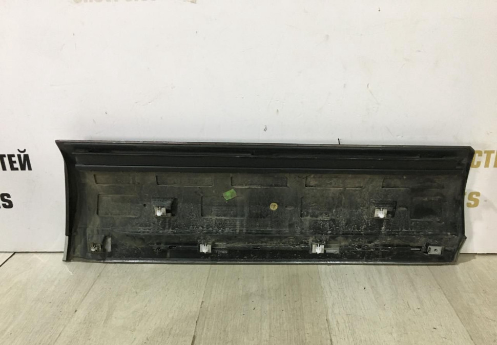 Молдинг двери задний правый Volkswagen Touareg 2 NF 2010-2018 oem 7P6854950H