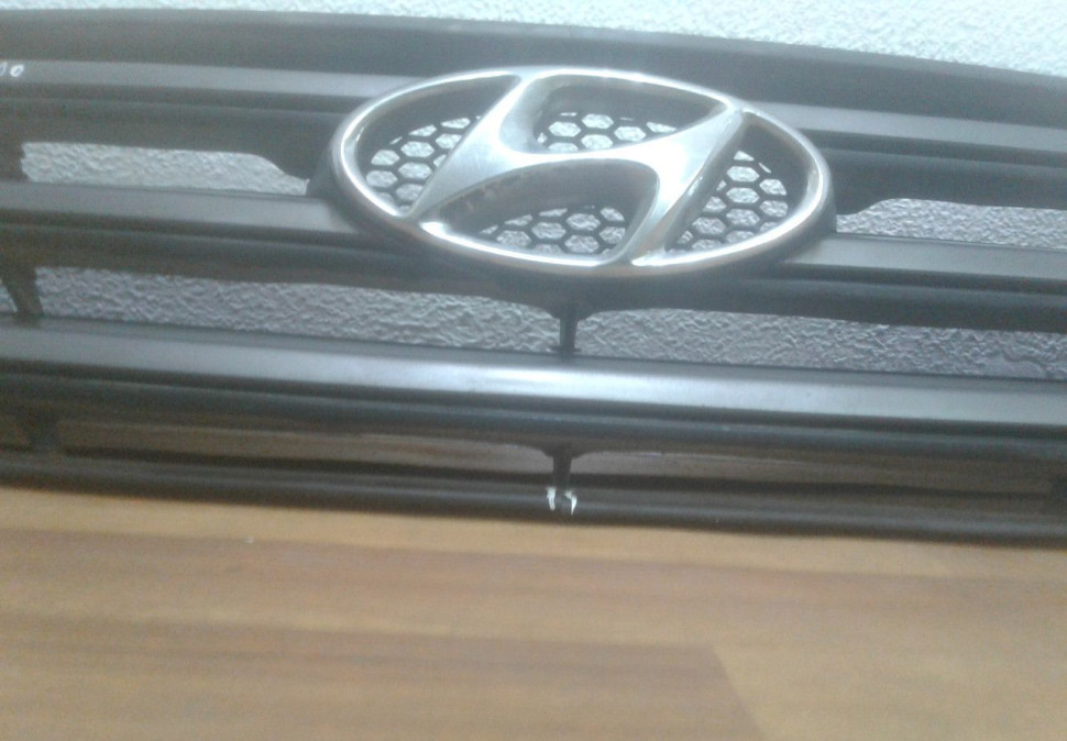 Решетка радиатора Hyundai Creta oem 86351m0000 (мал.трещина) (скл-3)