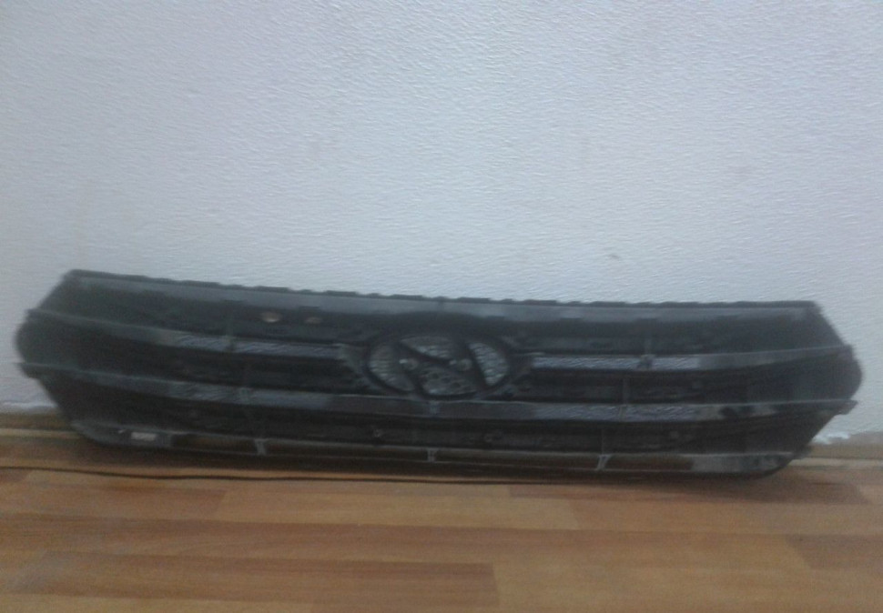 Решетка радиатора Hyundai Creta oem 86351m0000 (мал.трещина) (скл-3)