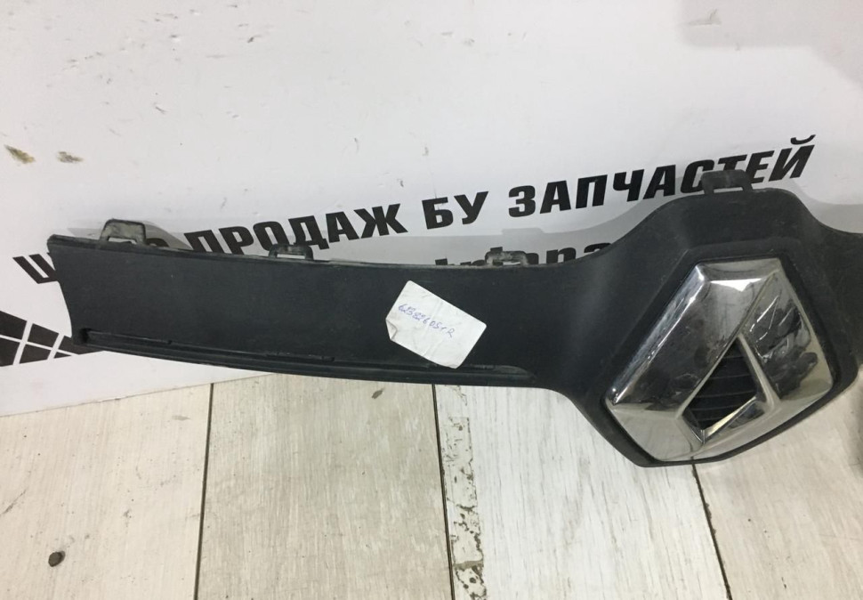Молдинг решетки радиатора Renault Logan 2 рестайлинг OEM 623826051R