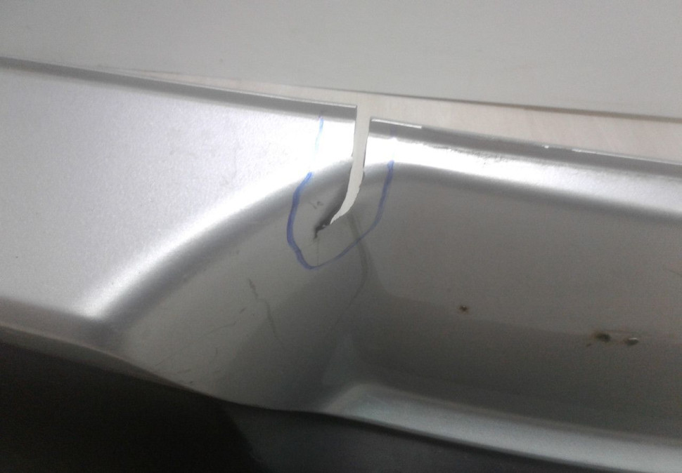 Бампер задний Volkswagen Tiguan 1 oem 5nu807421 (мал.трещ) Бампер задний Volkswagen Tiguan 1 oem 5nu807421 (мал.трещ)