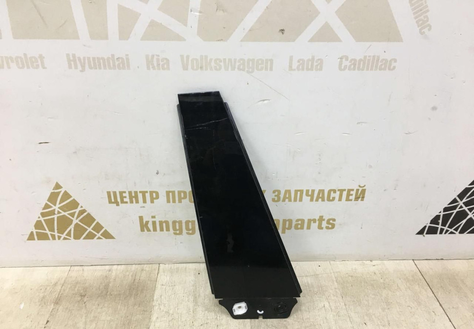 Накладка стойки двери  правая BMW 2 F44 oem 7483188