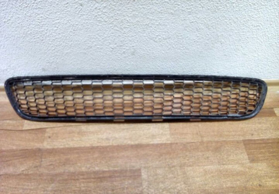 Решетка в бампера Lada Vesta Oem 531120T010 (Скл-3)