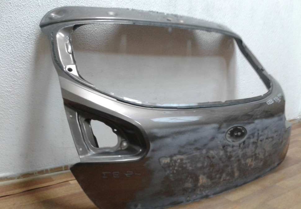 Крышка багажника Kia Ceed 2 (12>) после ремонта Крышка багажника Kia Ceed 2 (12>) после ремонта