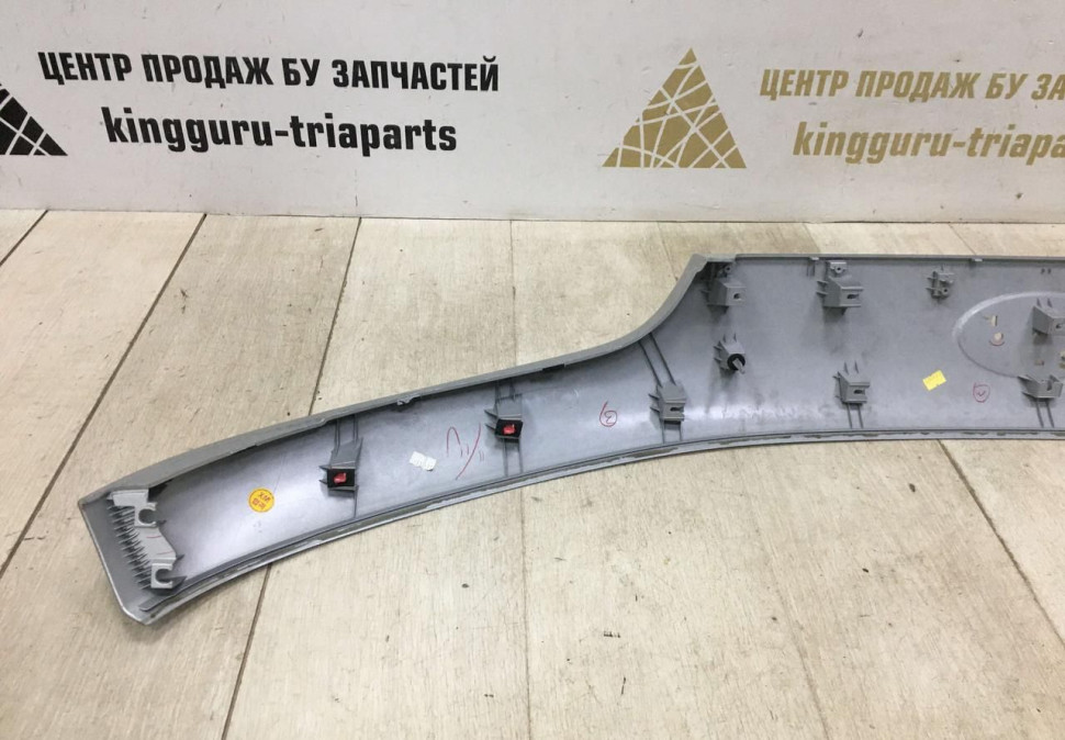 Накладка крышки багажника Kia Sorento 2 200 OEM 873112P510 Накладка крышки багажника Kia Sorento 2 200 OEM 873112P510