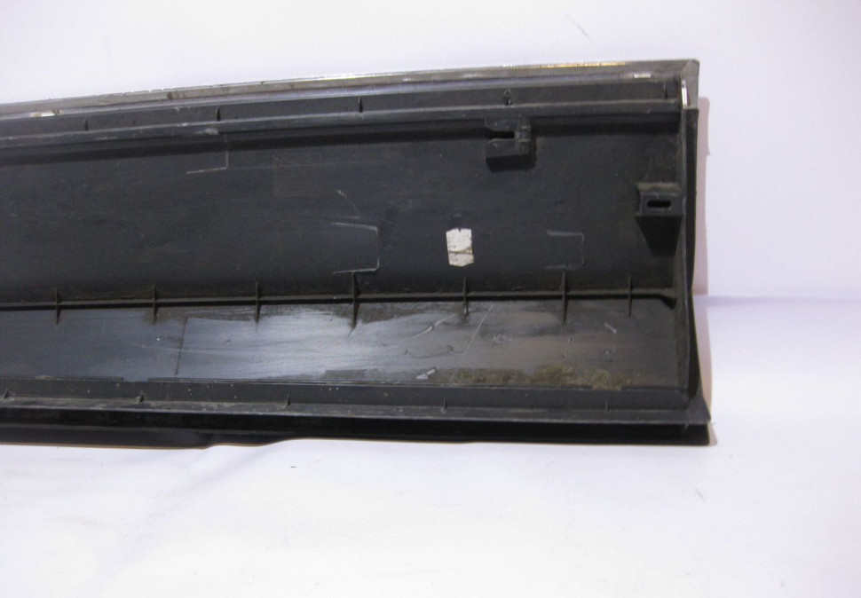 Молдинг двери передний правый Volkswagen Tiguan 2 (слом. 4 крепл.) oem 5na854940 (скл-3) Молдинг двери передний правый Volkswagen Tiguan 2 (слом. 4 крепл.) oem 5na854940 (скл-3)