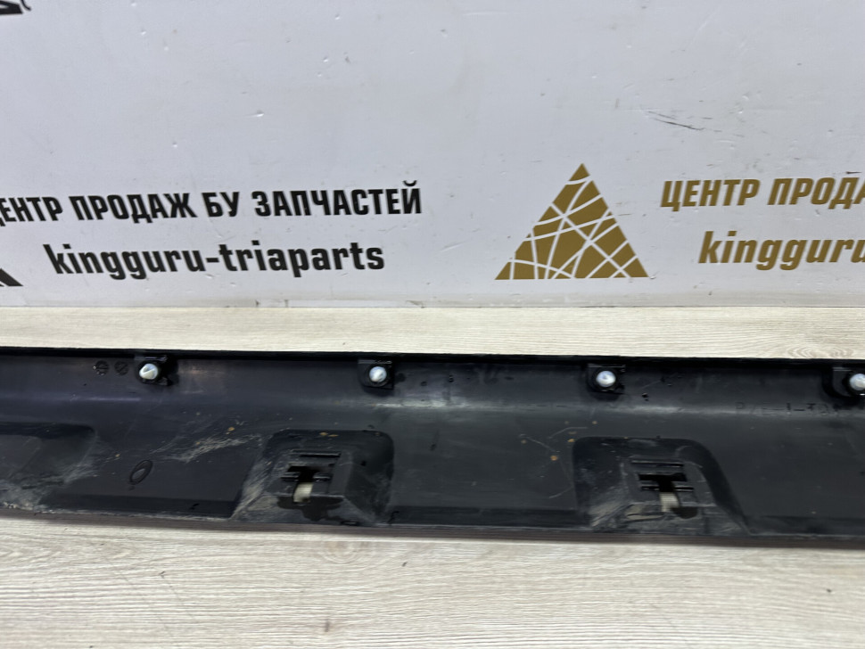 Порог правый бу Renault Sandero Stepway 2 OEM 764266165R