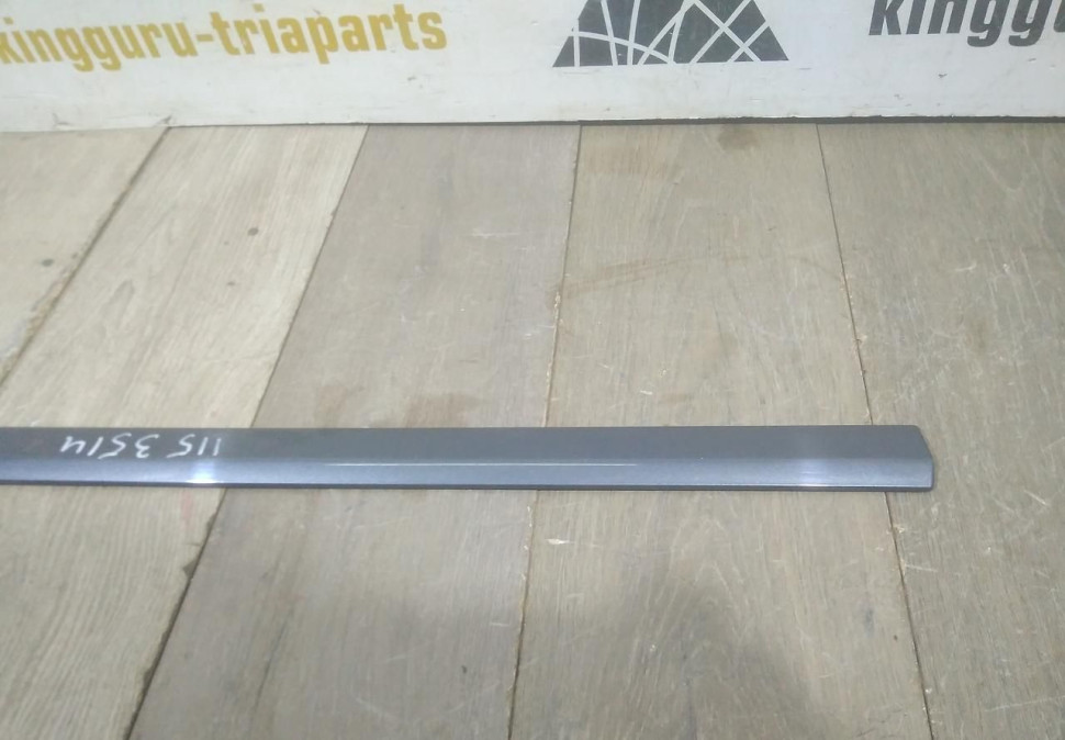 Молдинг двери передний левый бу Skoda Octavia A5 OEM 1Z0853517A Молдинг двери передний левый бу Skoda Octavia A5 OEM 1Z0853517A