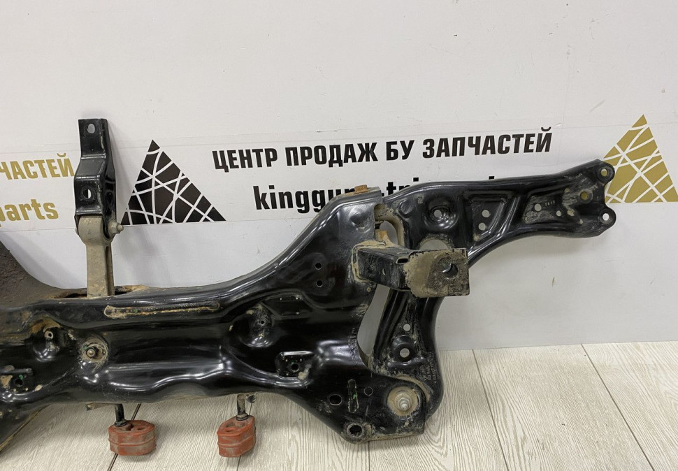 Подрамник Volkswagen Polo 5 2015 OEM 6RU199315G Подрамник Volkswagen Polo 5 2015 OEM 6RU199315G