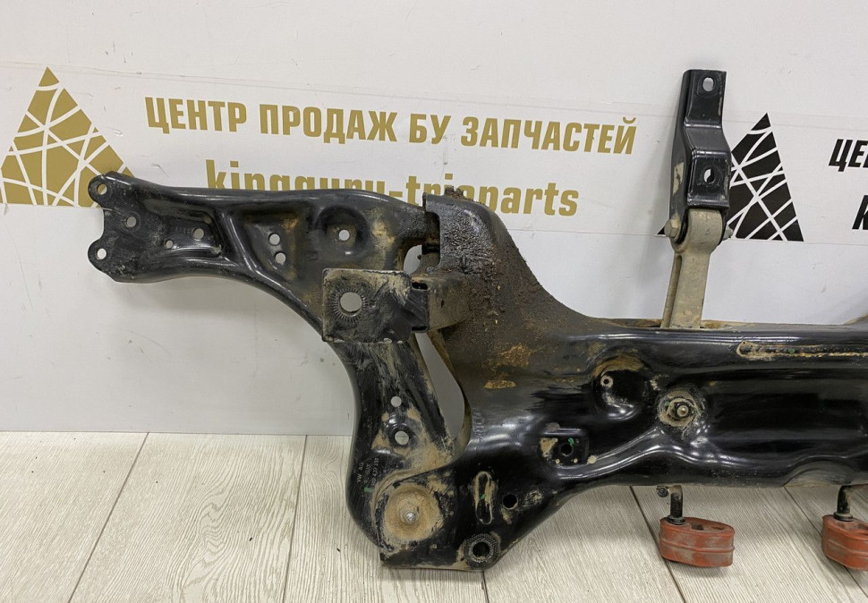 Подрамник Volkswagen Polo 5 2015 OEM 6RU199315G Подрамник Volkswagen Polo 5 2015 OEM 6RU199315G