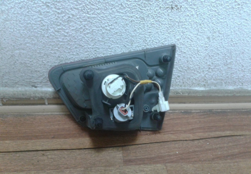 Фонарь внутренний левый Kia Cerato