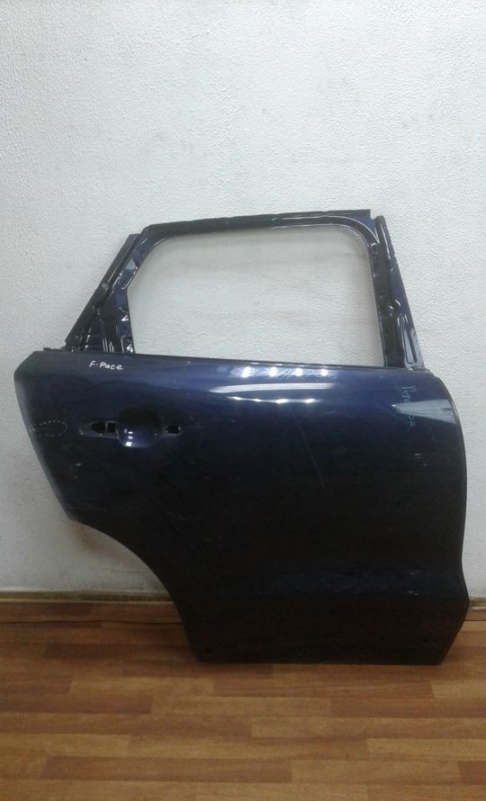 Дверь задняя правая Jaguar F-Pace oem HK8324630AA (мал. вмятина) (скл-3)