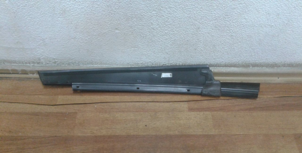 Накладка двери передняя правая бу BMW X5 F15 OEM 51337289612