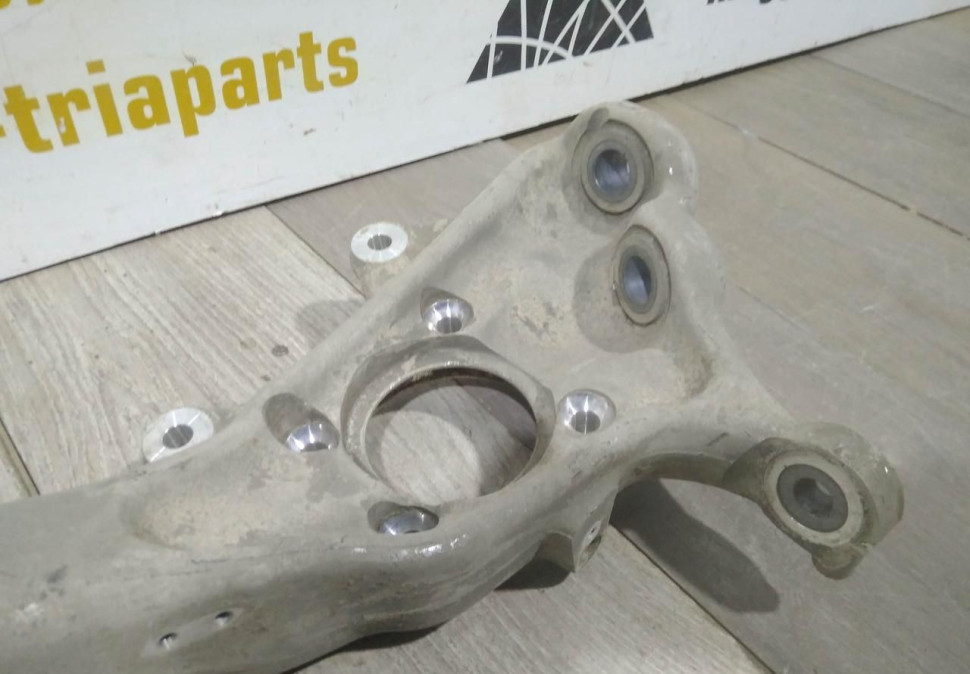 Кулак передний правый бу BMW X5 F15 OEM 31216869870