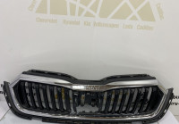 Решетка радиатора Skoda Octavia A8 OEM 5E3853343
