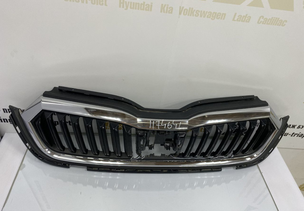 Решетка радиатора Skoda Octavia A8 OEM 5E3853343 Решетка радиатора Skoda Octavia A8 OEM 5E3853343