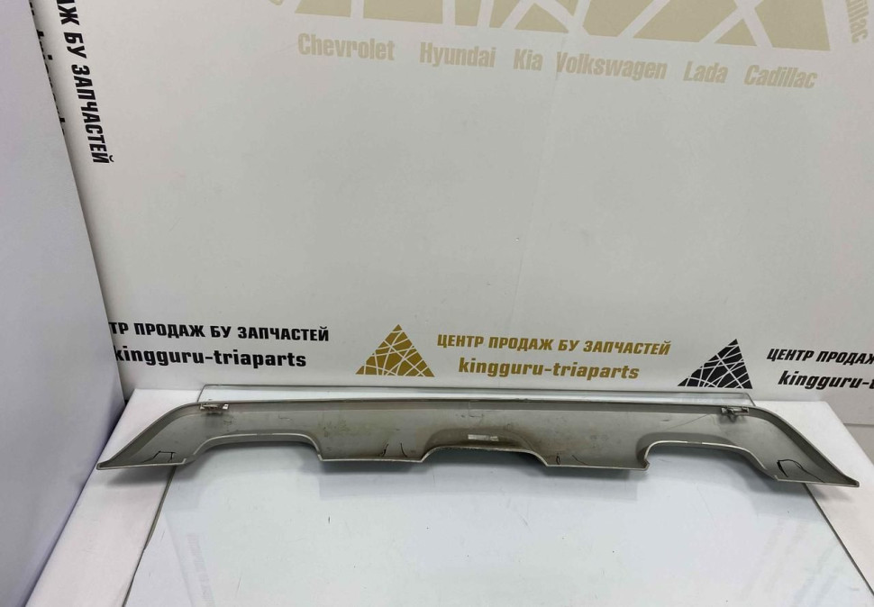 Накладка заднего бампера Renault Sandero Stepway 2 OEM 850700447R Накладка заднего бампера Renault Sandero Stepway 2 OEM 850700447R