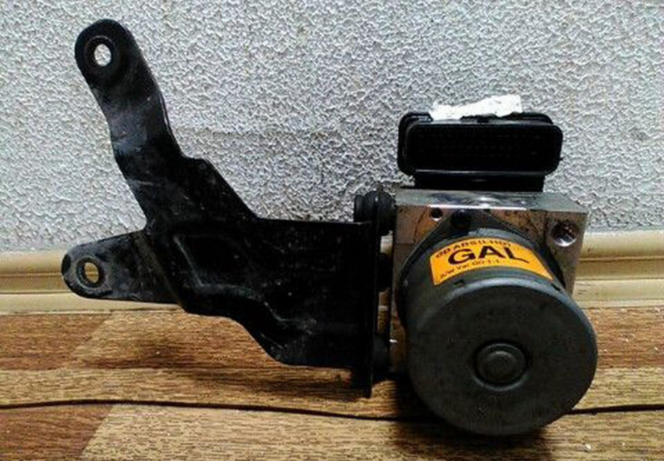 Блок ABS Hyundai I30 (12>) oem a658920100