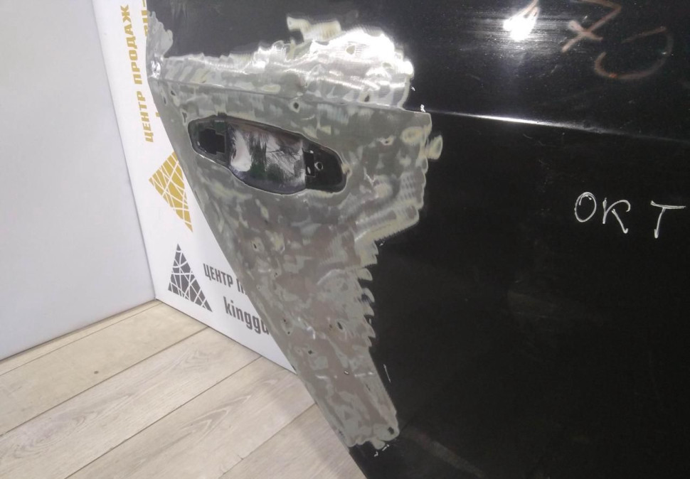 Дверь задняя правая бу Skoda Octavia A7 OEM 5E5833052A