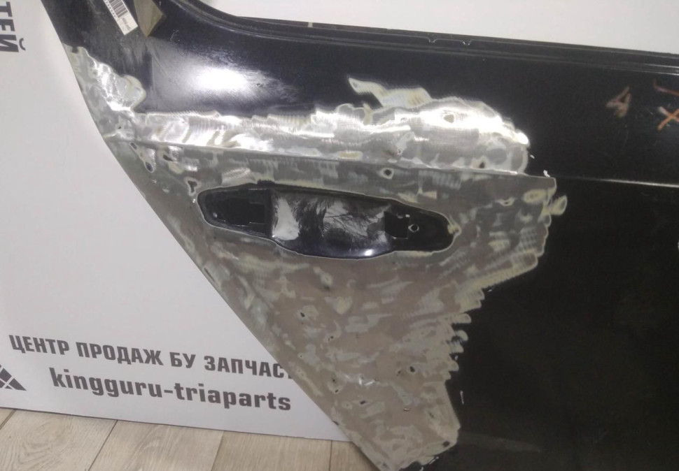 Дверь задняя правая бу Skoda Octavia A7 OEM 5E5833052A