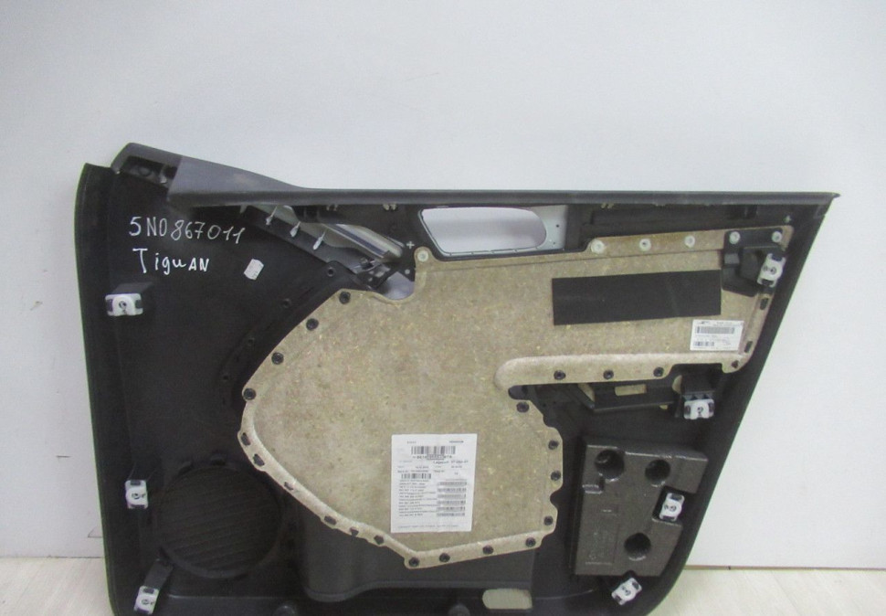 Обшивка двери передняя левая Volkswagen Tiguan 1  oem 5n0867011 (скл-3)