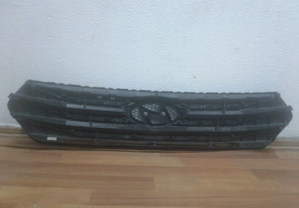 Решетка радиатора Hyundai Creta oem 86351m0000 (скл-3)