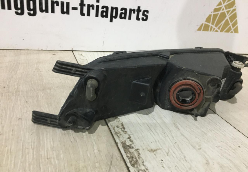 Фара противотуманная левая Volkswagen Passat B8 2014-2020 oem 3G0941661 Фара противотуманная левая Volkswagen Passat B8 2014-2020 oem 3G0941661