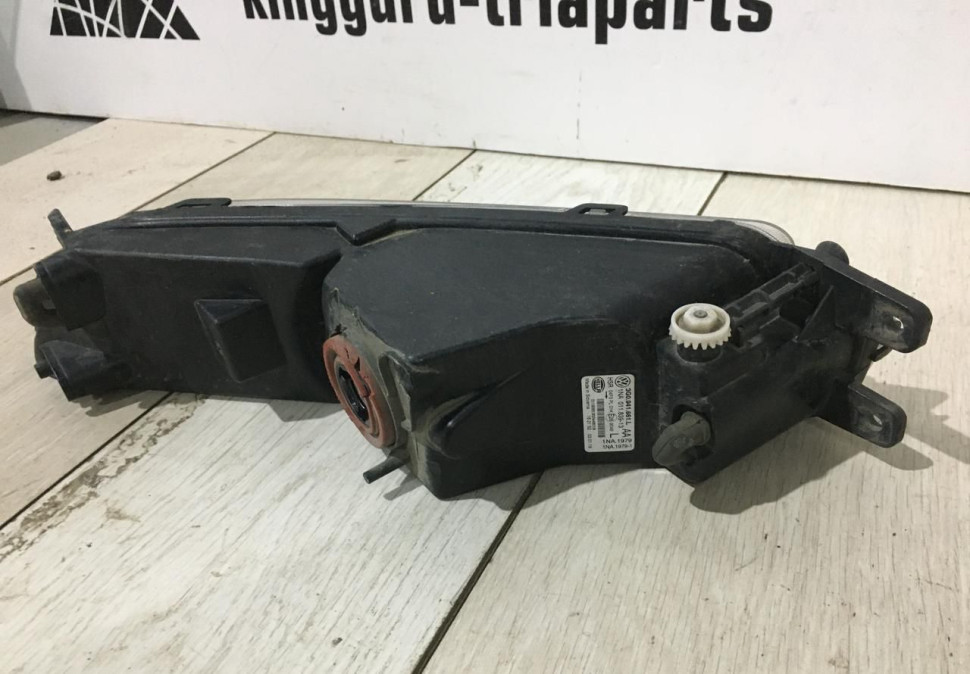 Фара противотуманная левая Volkswagen Passat B8 2014-2020 oem 3G0941661 Фара противотуманная левая Volkswagen Passat B8 2014-2020 oem 3G0941661