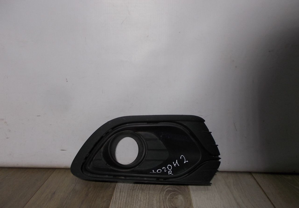 Решетка противотуманной фары правая бу Renault Logan 2 OEM 263316043R