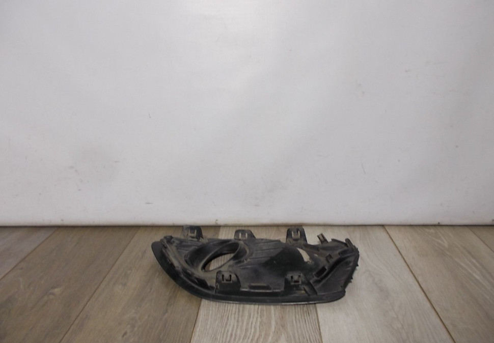 Решетка противотуманной фары правая бу Renault Logan 2 OEM 263316043R