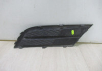 Решетка переднего бампера правая Volkswagen Jetta 6 oem 5CU853665