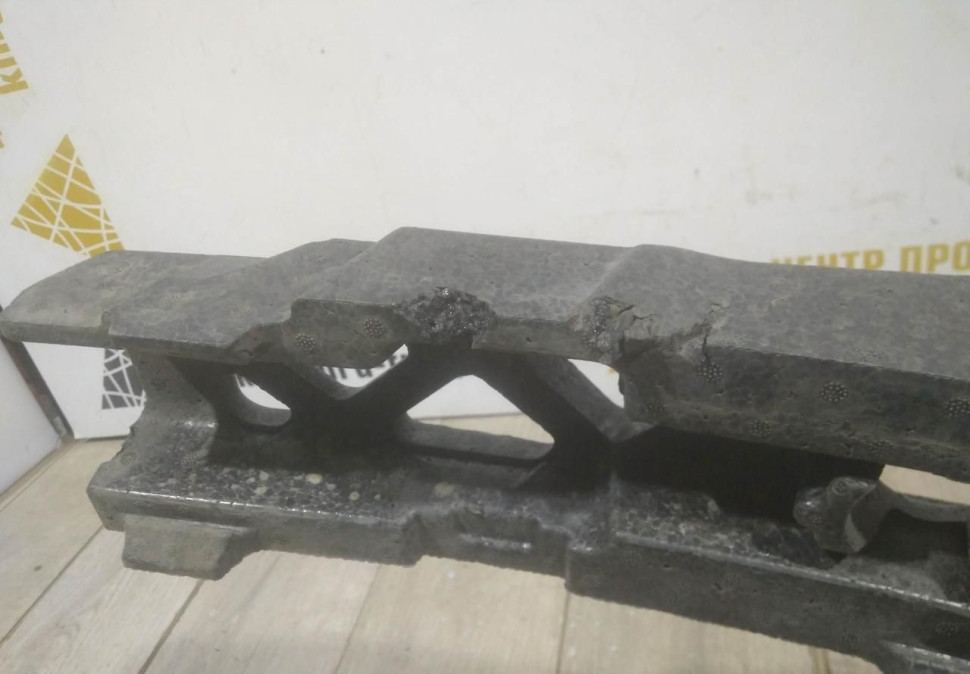 Абсорбер переднего бампера бу BMW 5 F07 GT OEM 51117200743