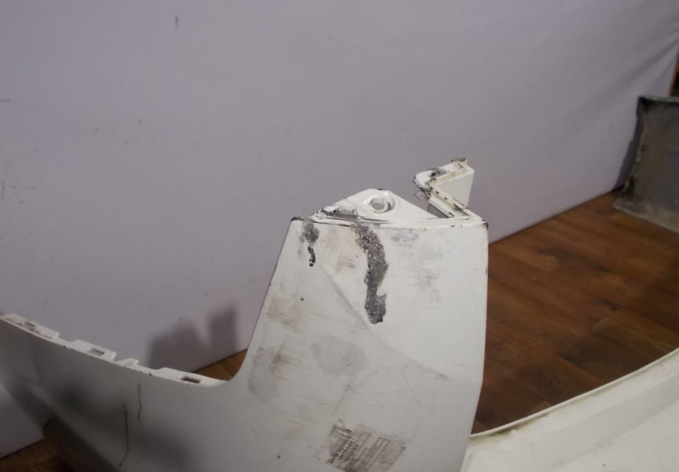 Бампер задний бу Ssang Yong Stavic OEM 7881021600 Бампер задний бу Ssang Yong Stavic OEM 7881021600