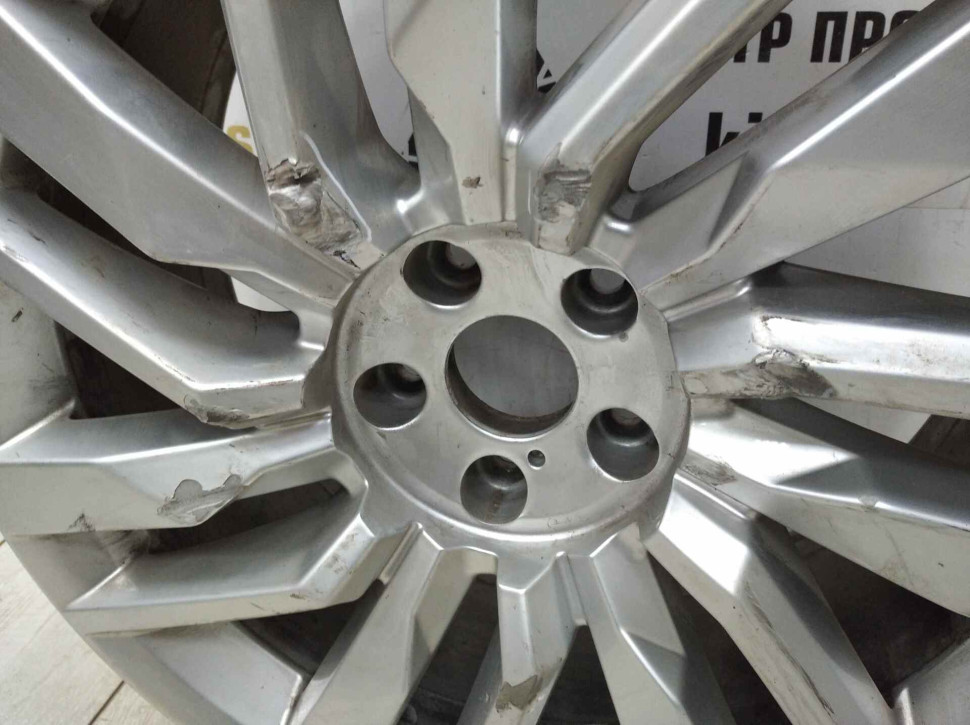 Диск литой R19 Volkswagen Touareg 3 oem 760601025E Диск литой R19 Volkswagen Touareg 3 oem 760601025E