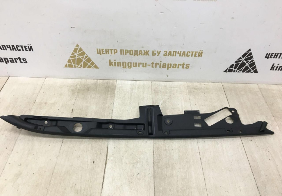 Уплотнитель крыла правый бу BMW 5 G30 OEM 51767349606