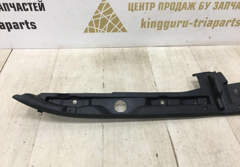 Уплотнитель крыла правый бу BMW 5 G30 OEM 51767349606