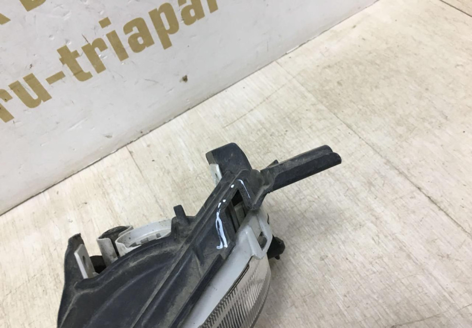 Противотуманная фара правая Kia Ceed 2 2012  oem 92202a2000