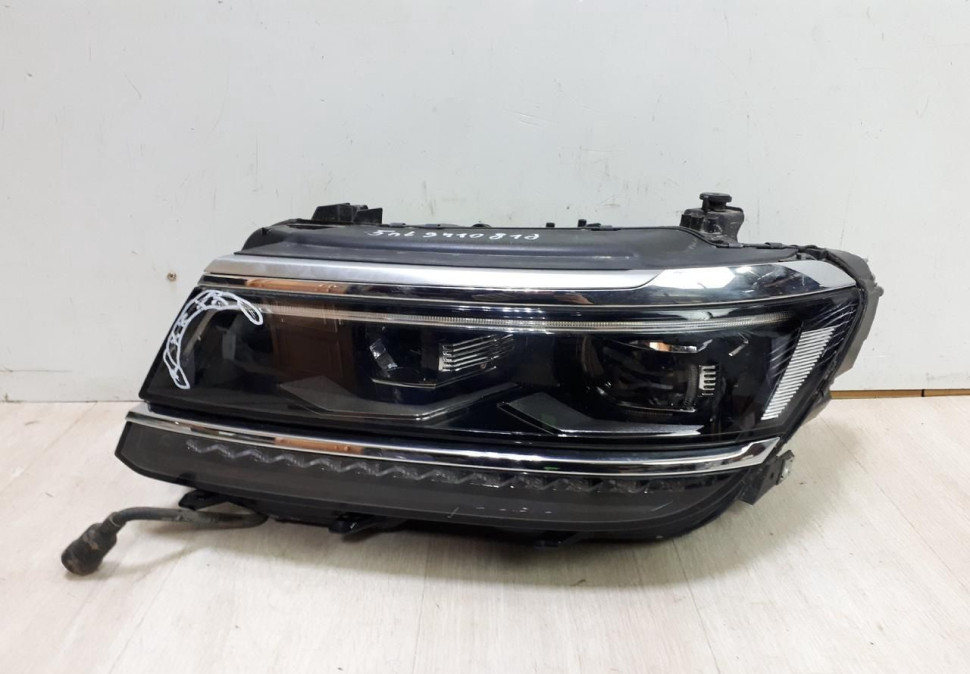 Фара левая LED Volkswagen Tiguan 2 oem 5nb941081d