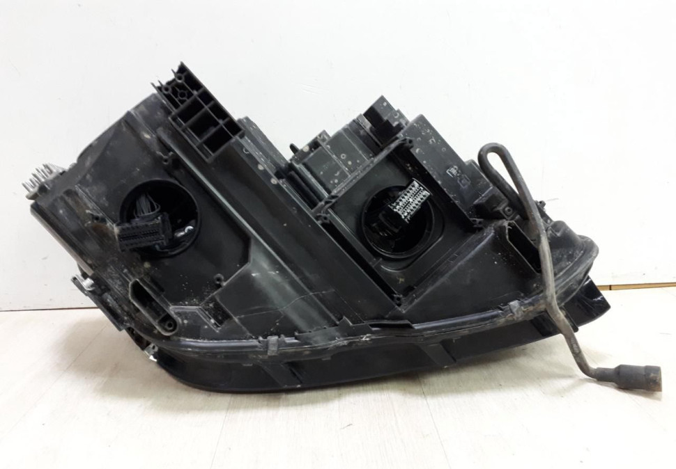 Фара левая LED Volkswagen Tiguan 2 oem 5nb941081d Фара левая LED Volkswagen Tiguan 2 oem 5nb941081d