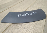 Молдинг бампера передний правый бу Renault Duster OEM 8201656108