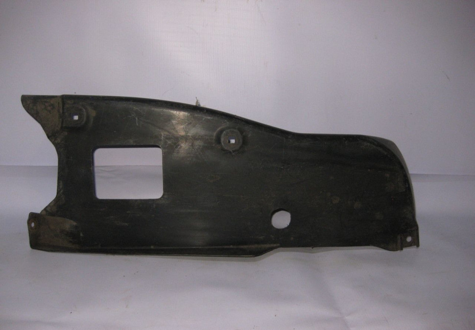 Пыльник заднего бампера левый Toyota Land Cruiser 200 oem 5872460010 (скл-3)