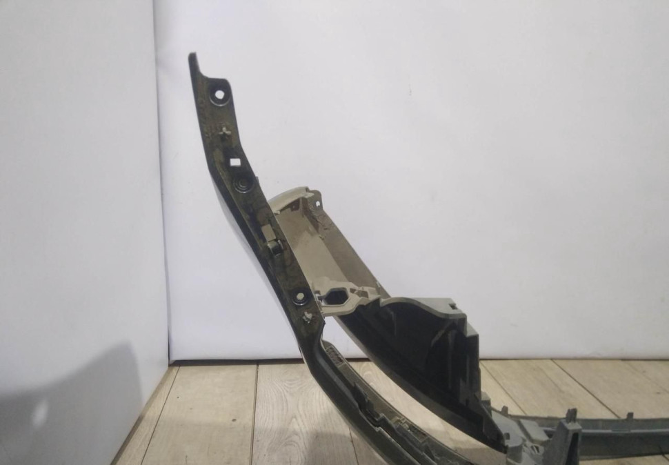 Бампер передний бу Skoda Octavia A7 рестайлинг OEM 5EU807221F (слом.1крепл)