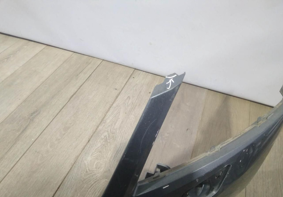 Бампер передний бу Skoda Octavia A7 рестайлинг OEM 5EU807221F (слом.1крепл)