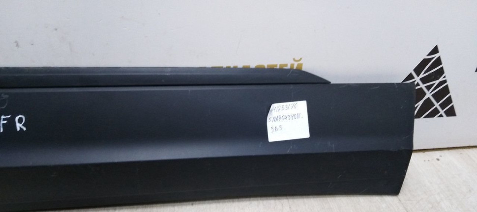 Молдинг двери передний правый Volkswagen Tiguan 2 2017> oem 5NA854940N Молдинг двери передний правый Volkswagen Tiguan 2 2017> oem 5NA854940N