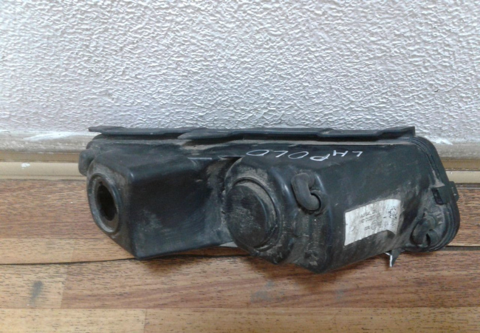Птф левая Volkswagen Polo рестайл oem 6R0941061D (слом. 2 крепл.)