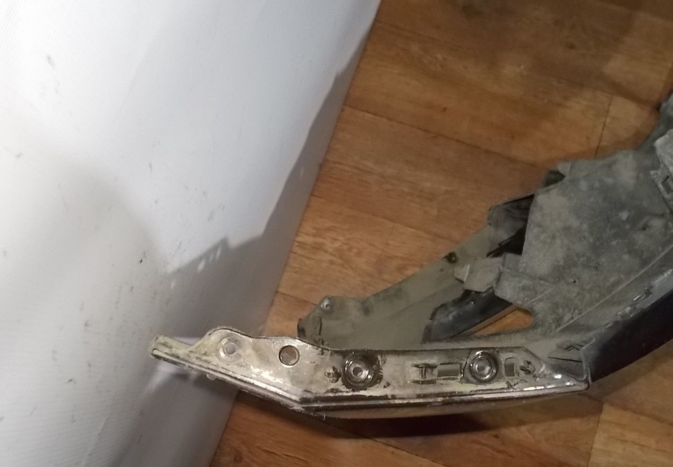 Бампер передний бу Skoda Superb 2 OEM 3V0807221